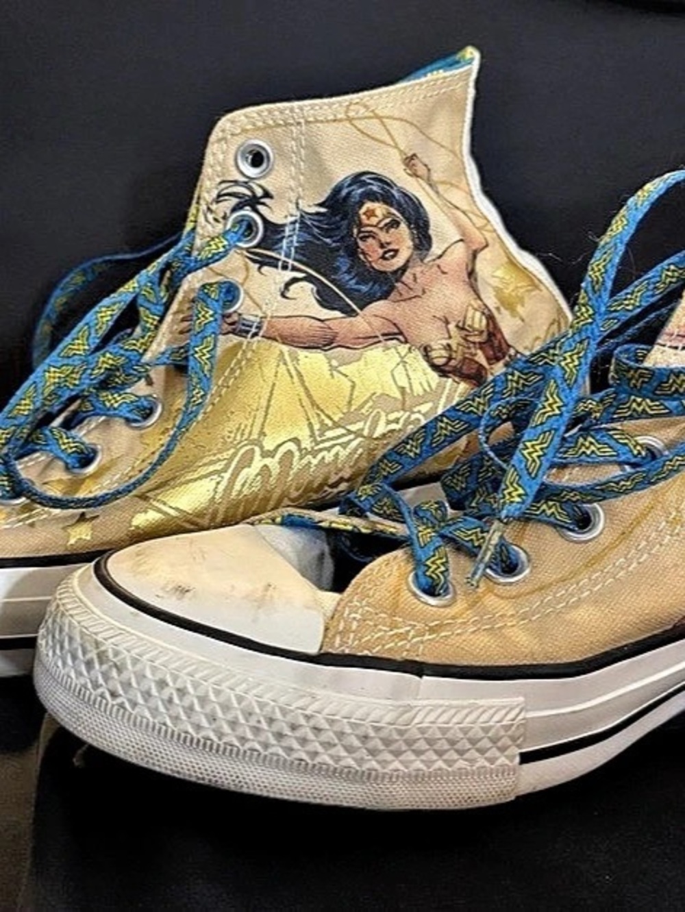 Converse Chuck Taylor All Star High Top Sneakers Wonder Woman special edition